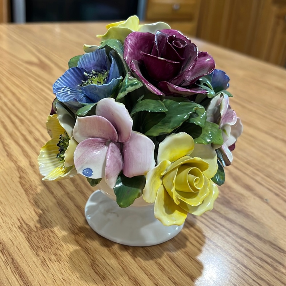 Vintage China bouquet figurine